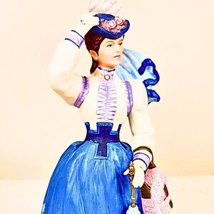 1996 Mrs. Albee Figurine / Statue in Box – 10 Inch – Avon President’s Club